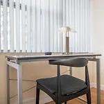 Classic Dt 1Br With City View By Zencity
