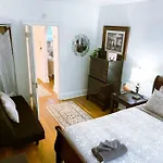 Walk To Forest Park In Comfort!