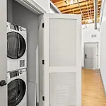 1Br Dwtn Loft-Parking-Wd-G209