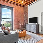 1Br Dwtn Loft-Parking-Wd-G209