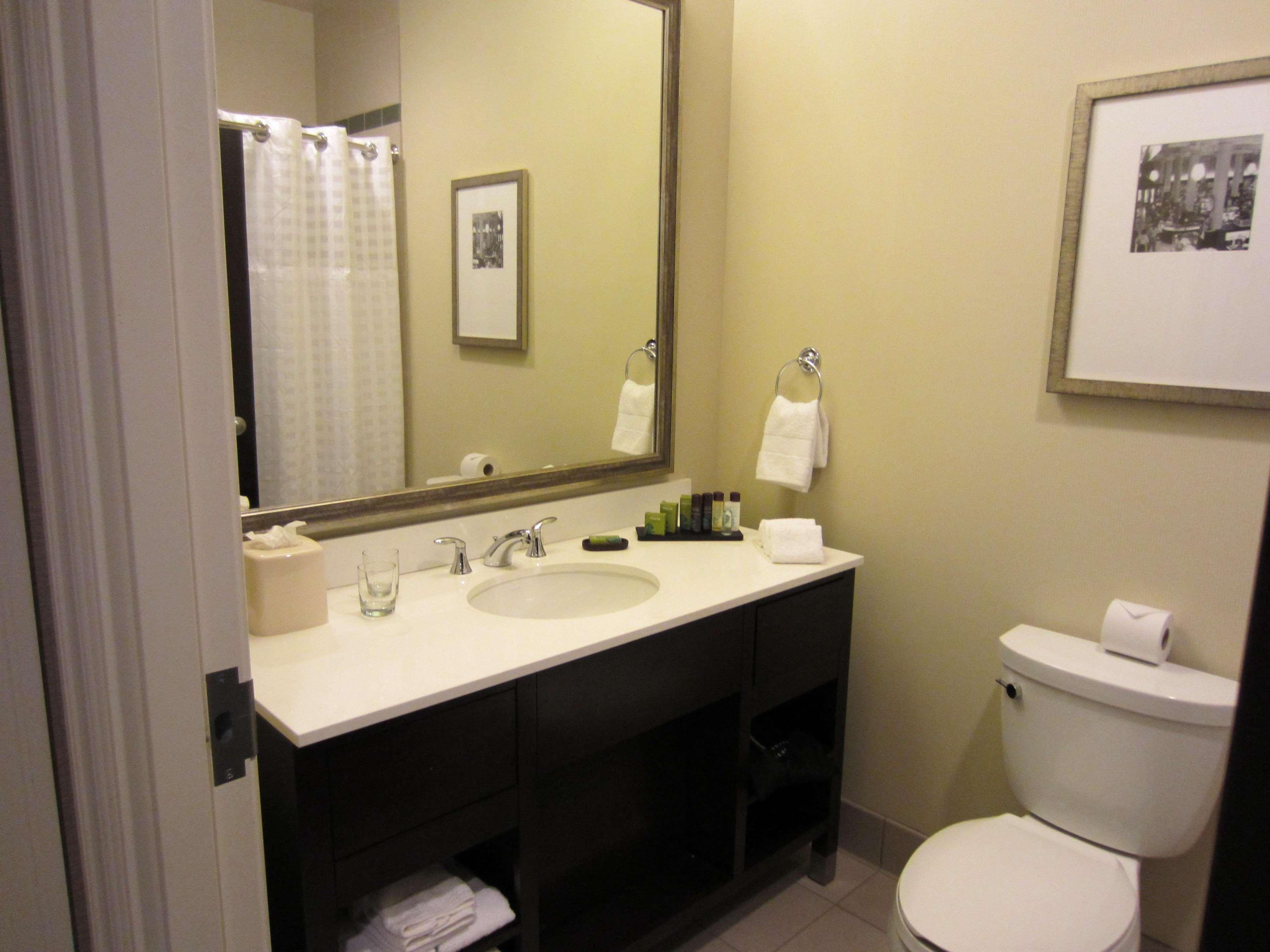 Embassy - Downtown 4*
