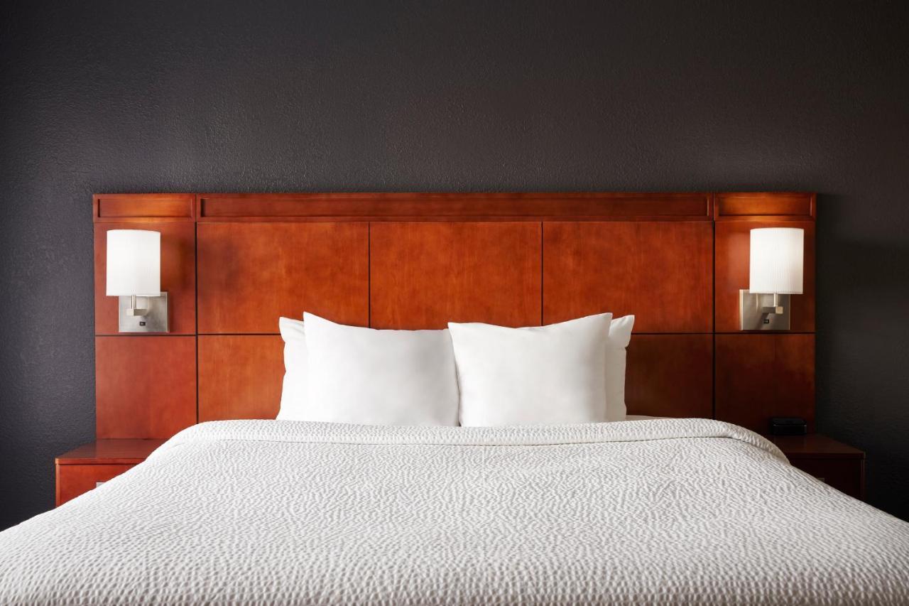 Courtyard By Marriott Downtown West Hotel Saint Louis