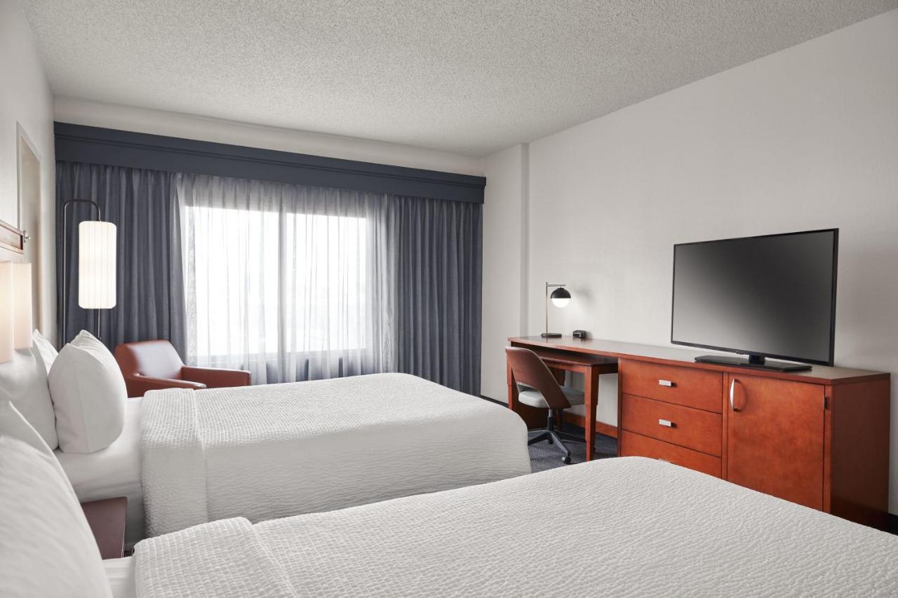 Courtyard By Marriott Downtown West 3* Saint Louis