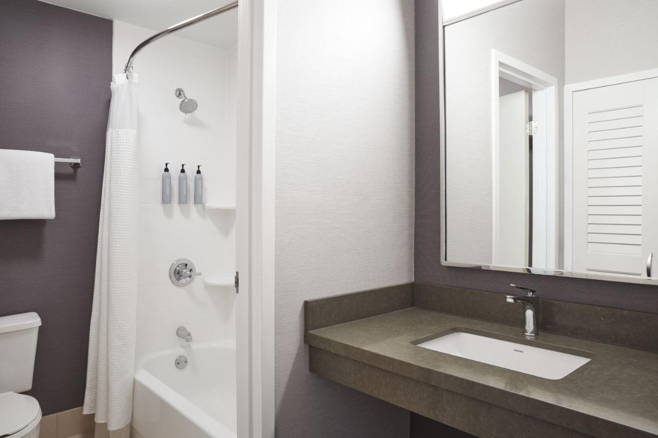 Courtyard By Marriott Downtown West Hotel Saint Louis