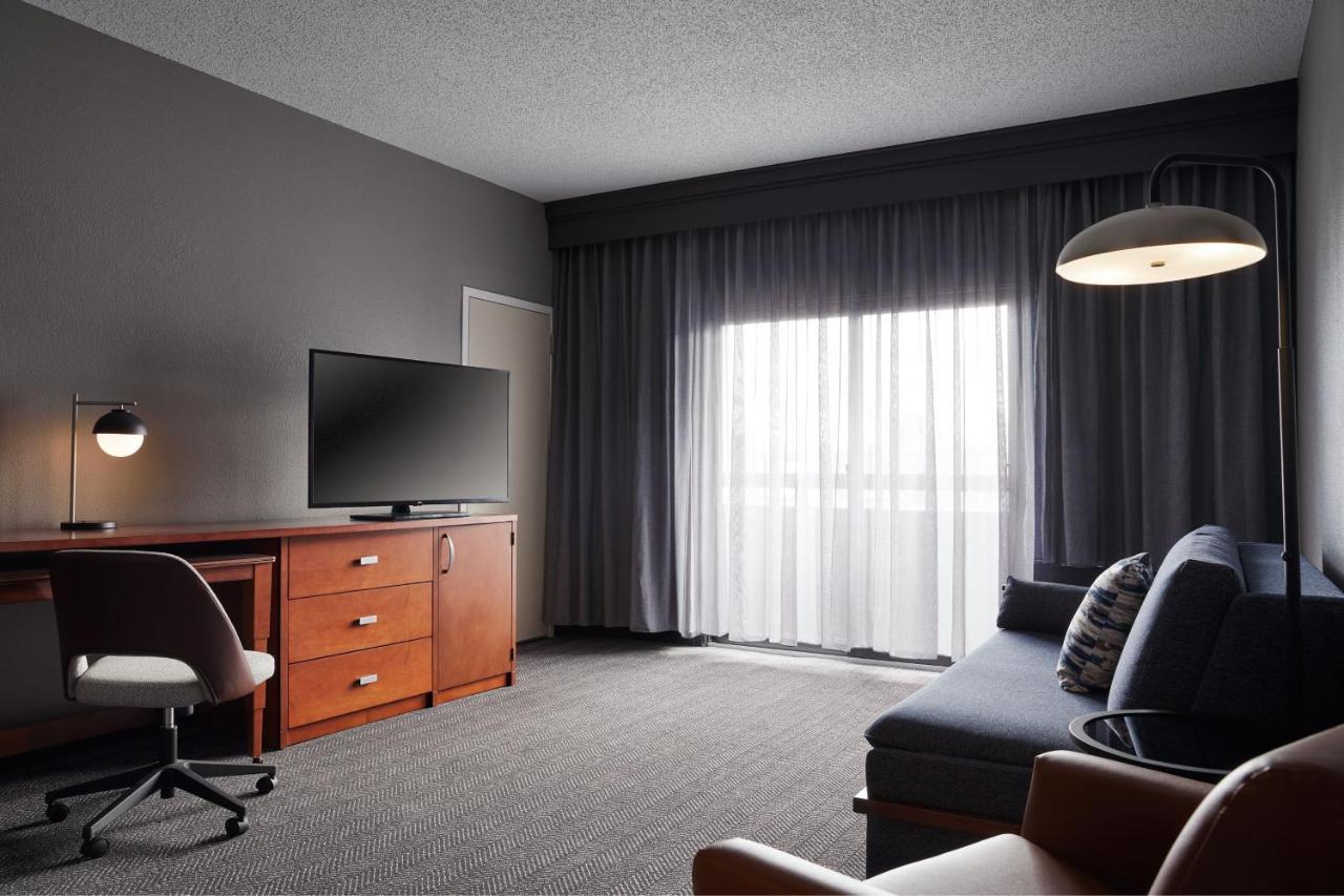 Courtyard By Marriott Downtown West 3*