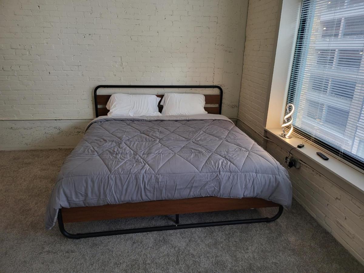 Apartment Prime Location Alert!!