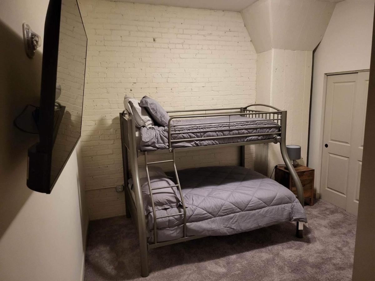 Apartment Prime Location Alert!! *
