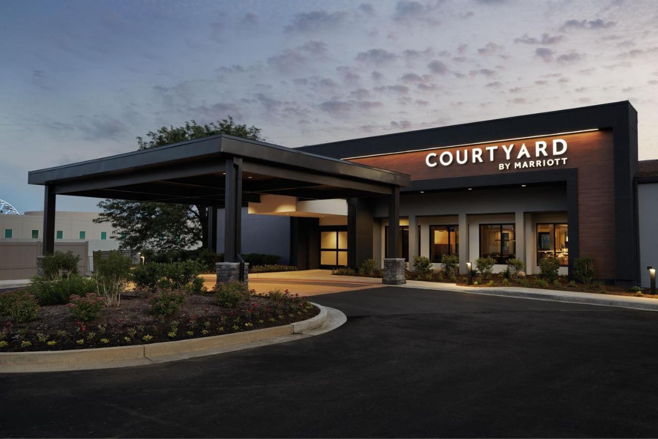 Courtyard By Marriott Downtown West Hotel