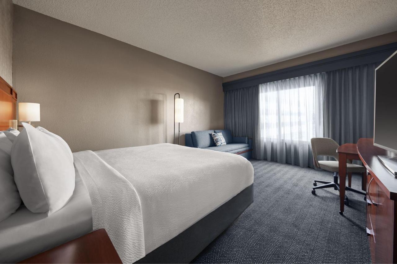 Courtyard By Marriott Downtown West