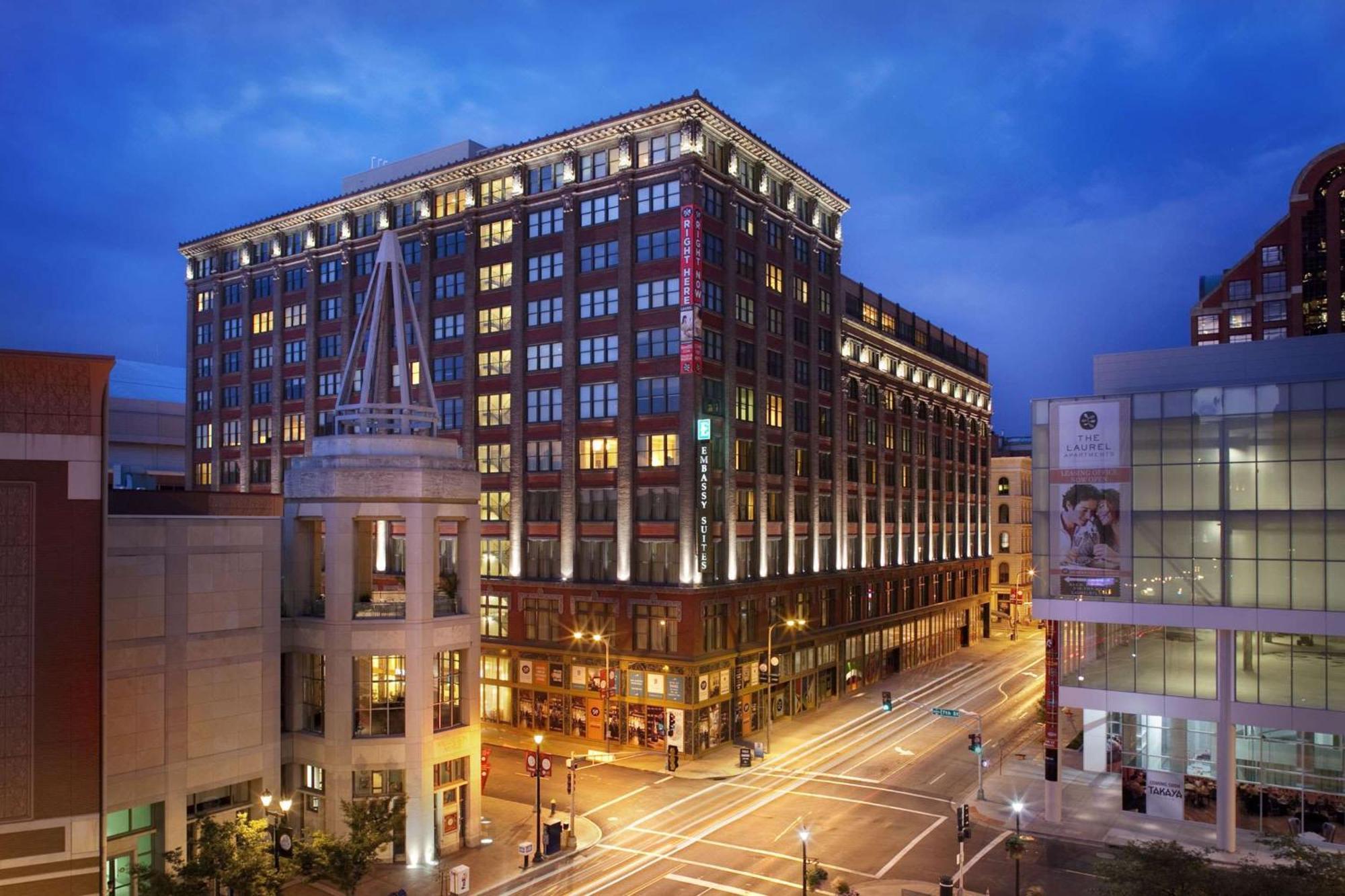 Hotel Embassy - Downtown 4*