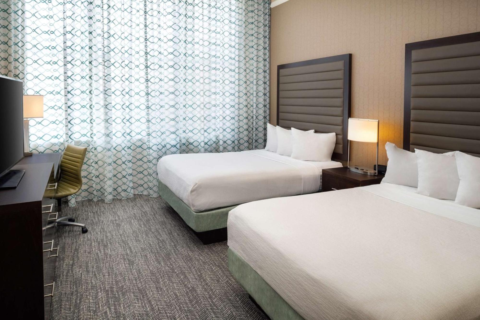Hotel Embassy - Downtown 4*