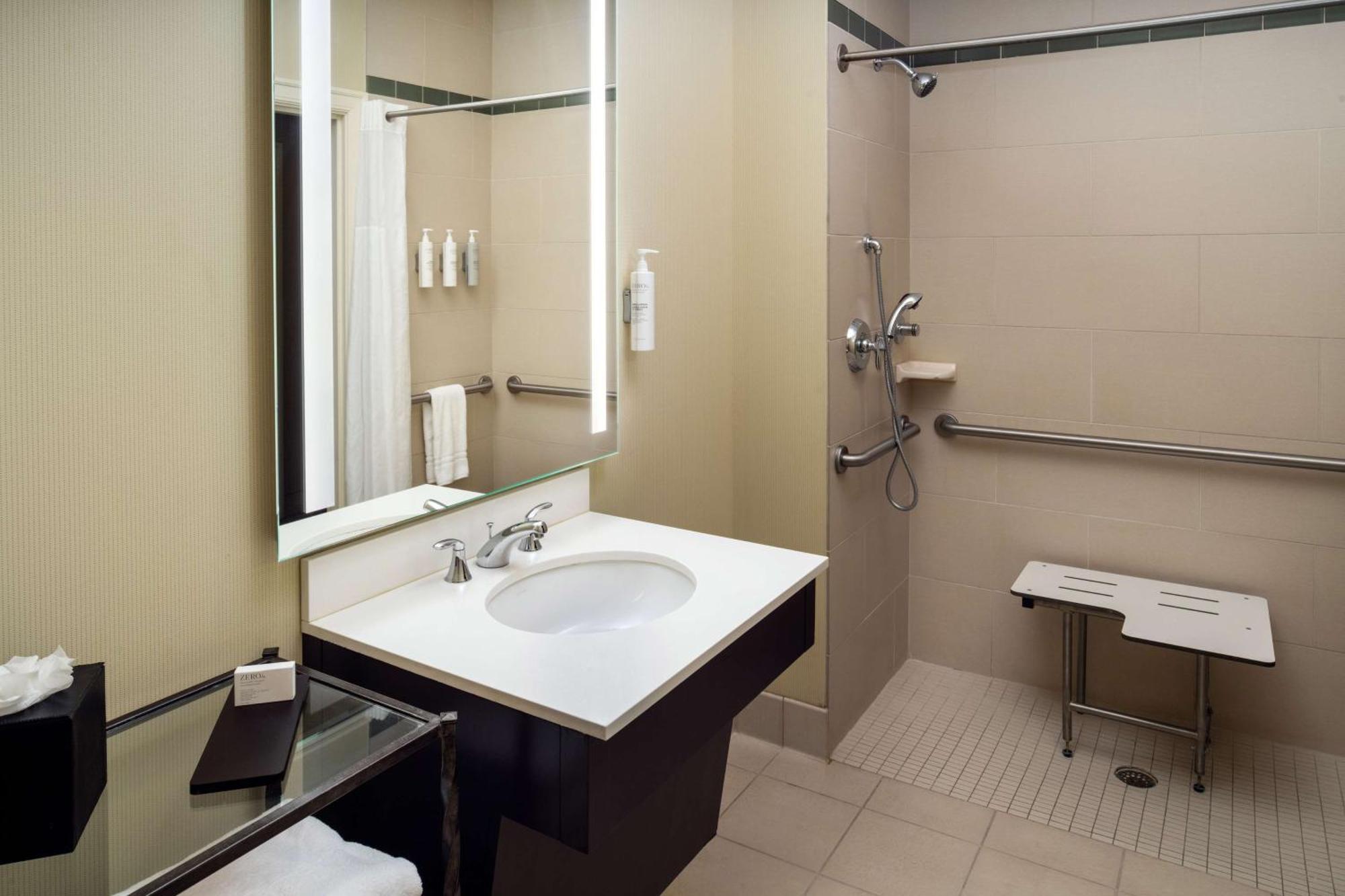 Hotel Embassy - Downtown Saint Louis