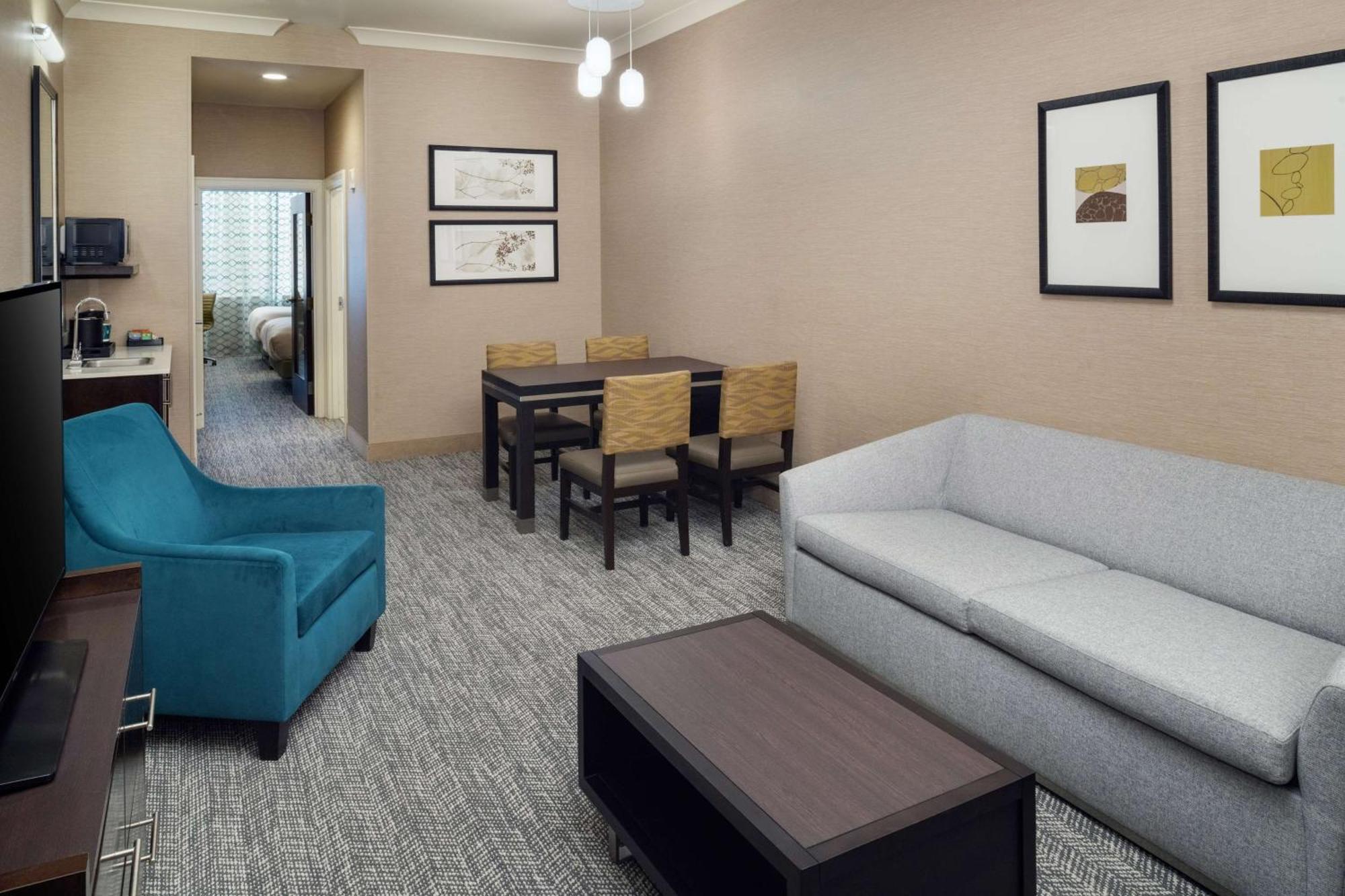Embassy - Downtown Saint Louis