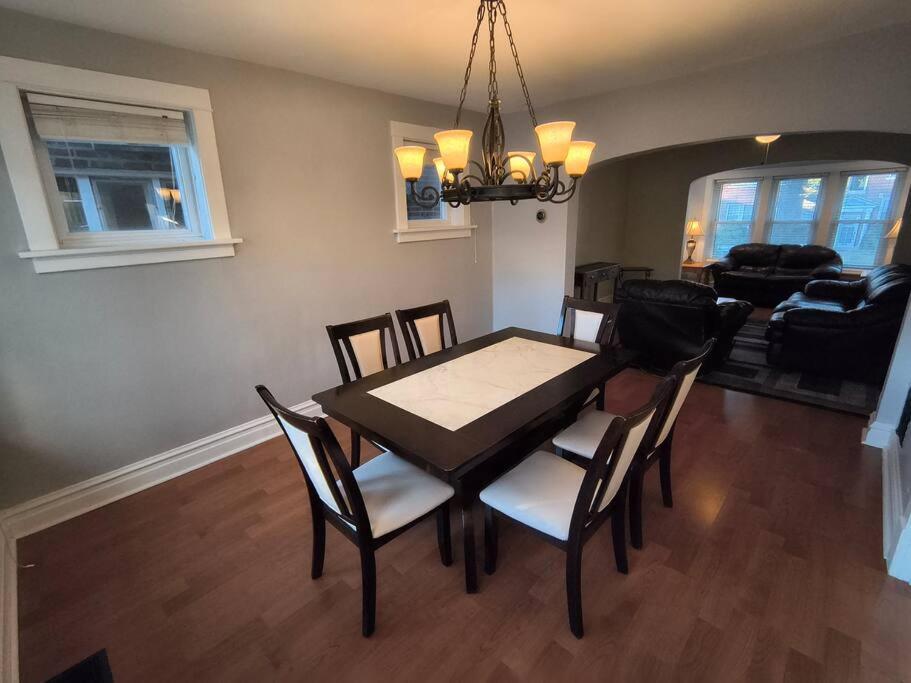 2 Story With Character * Saint Louis