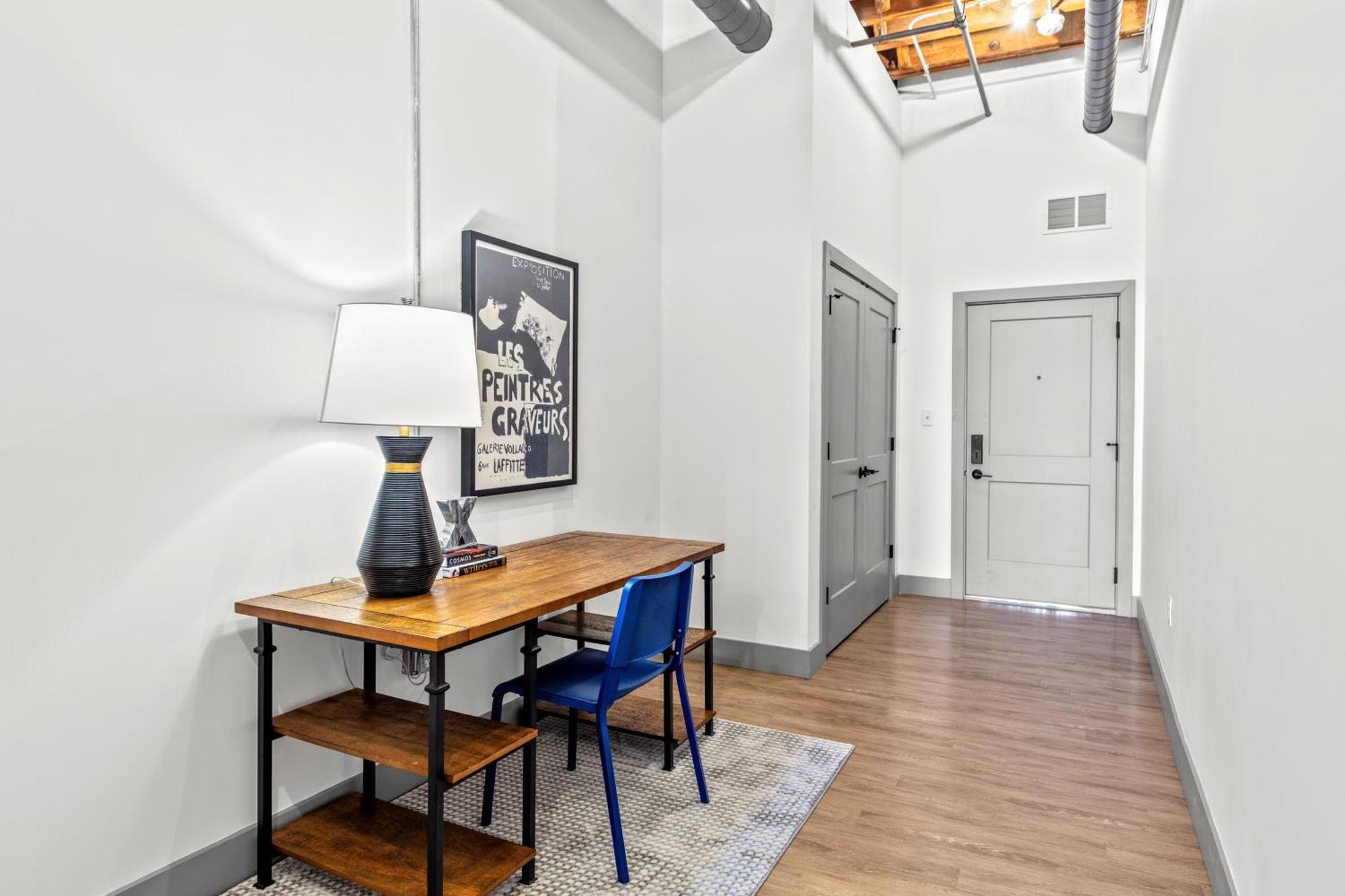 1br Dwtn Loft-parking-wd-g209 Apartment