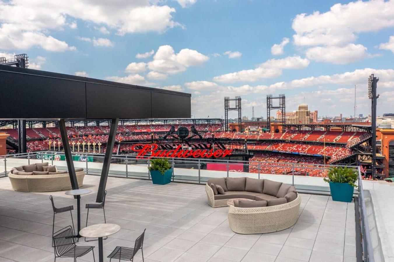 Landing At Ballpark Heights - In Downtown Apartment Saint Louis