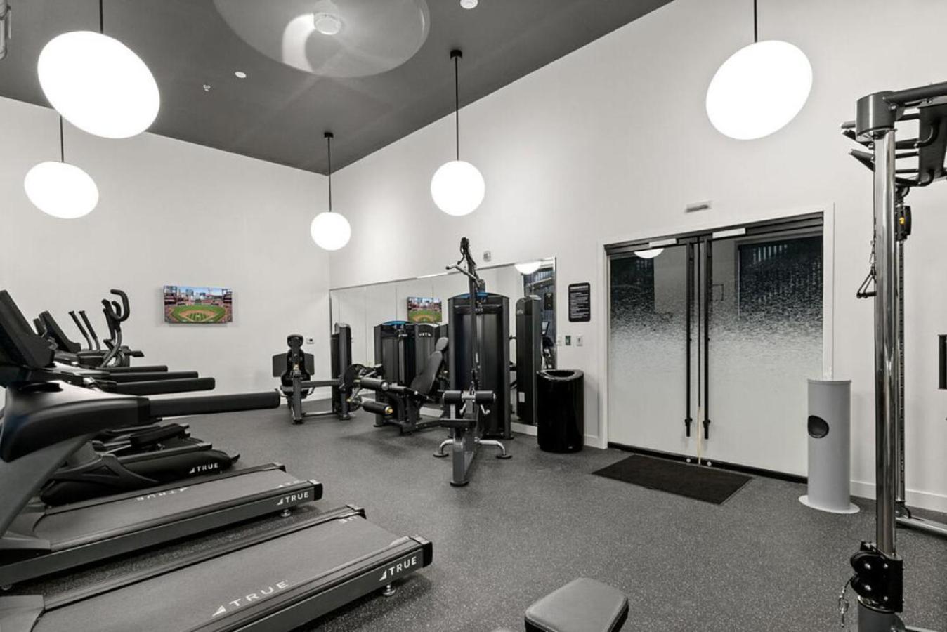 Apartment Landing At Ballpark Heights - In Downtown Saint Louis