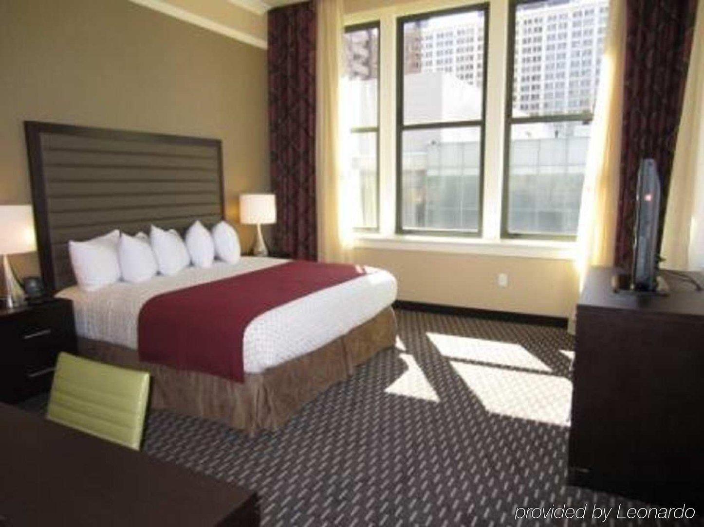 Embassy - Downtown Hotel