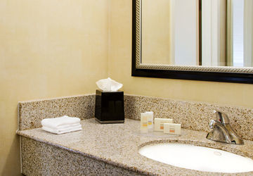 Courtyard By Marriott Downtown West Hotel 3*