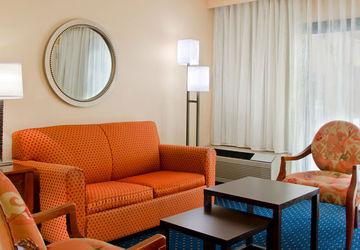 Courtyard By Marriott Downtown West Hotel