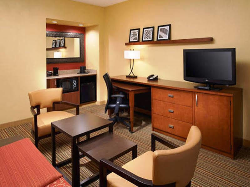 Courtyard By Marriott Downtown West Hotel