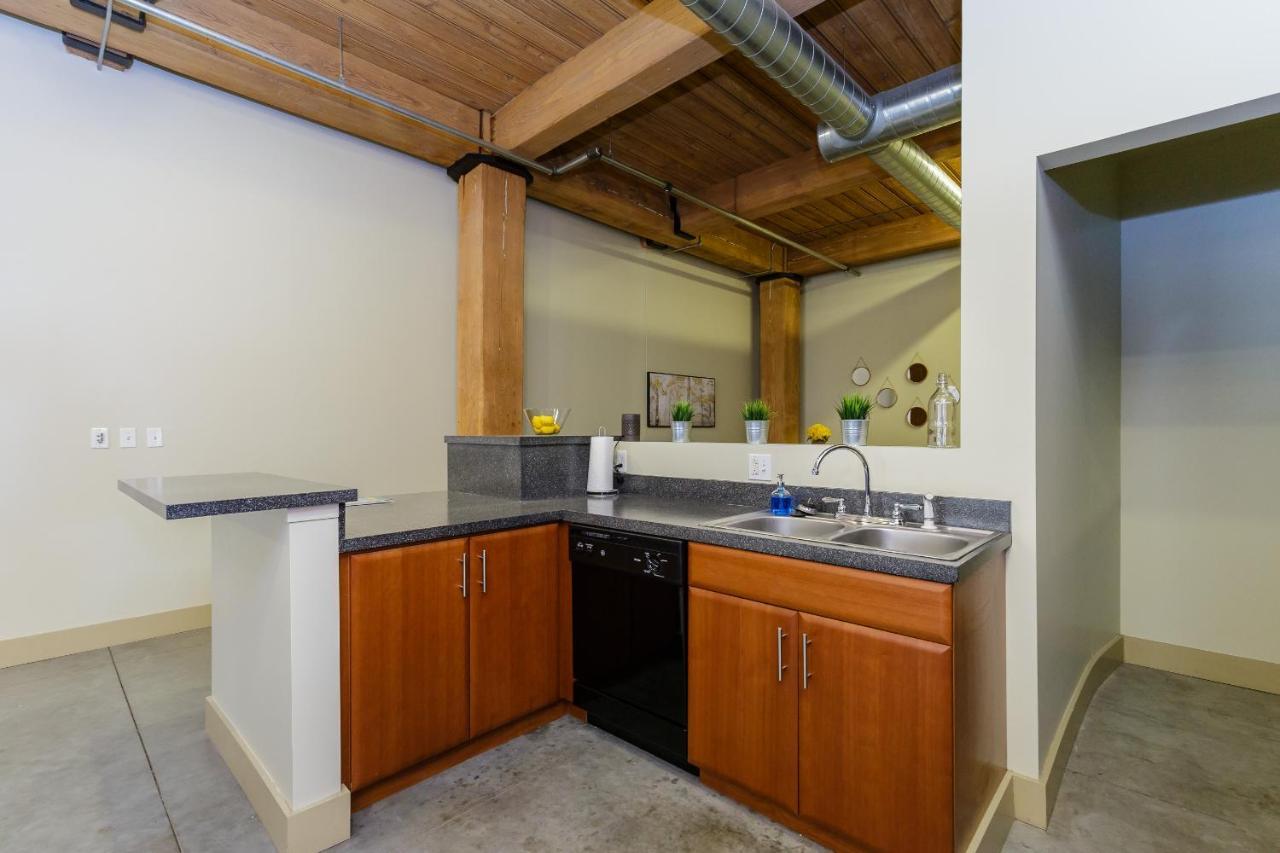 Posh Loft Walk To Cards And Convention Center Apartment Saint Louis