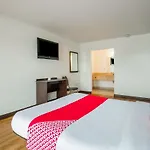 Oyo Hotel St. Louis Lambert Airport