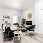 2Br Park Ave Townhome With Parking Cozysuites