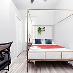2Br Park Ave Townhome With Parking Cozysuites