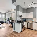 717A - Settle Into Soulard 6 Q Beds 2 Full Baths