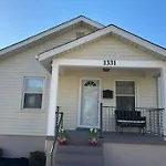 Family Friendly Cottage Near Stl Zoo