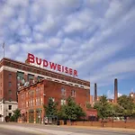 Chic 1Br Balcony & Laundry Soulard
