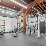 2Br Riverfront Loft-Gated Parking-P206