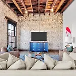 2Br Riverfront Loft-Gated Parking-P206