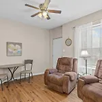 Cozy City Getaway In The Heart Of Saint Louis!