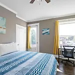 Roomy 2Br-1Ba Wfh Desk & Backyard