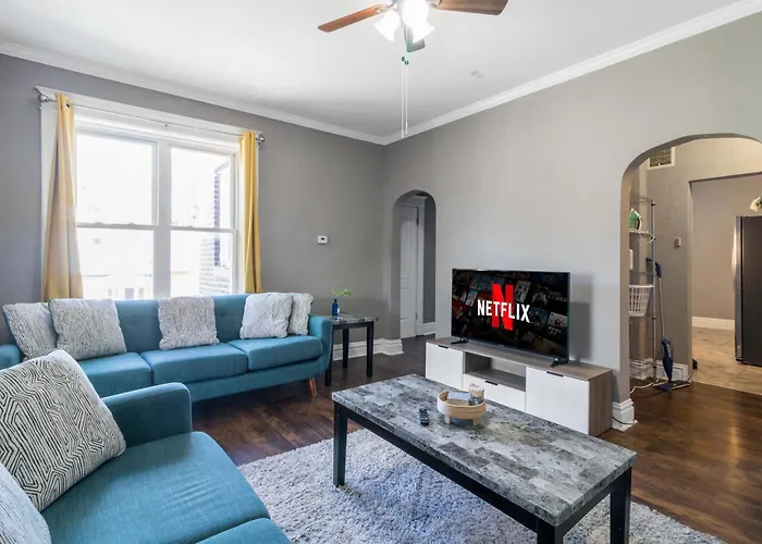 Roomy 2Br-1Ba Wfh Desk & Backyard