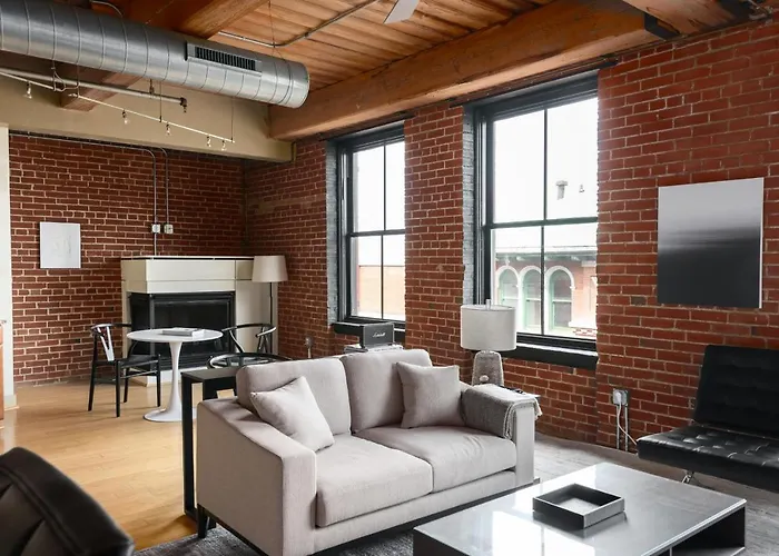 Spacious Dt 2Br With Gym By Zencity