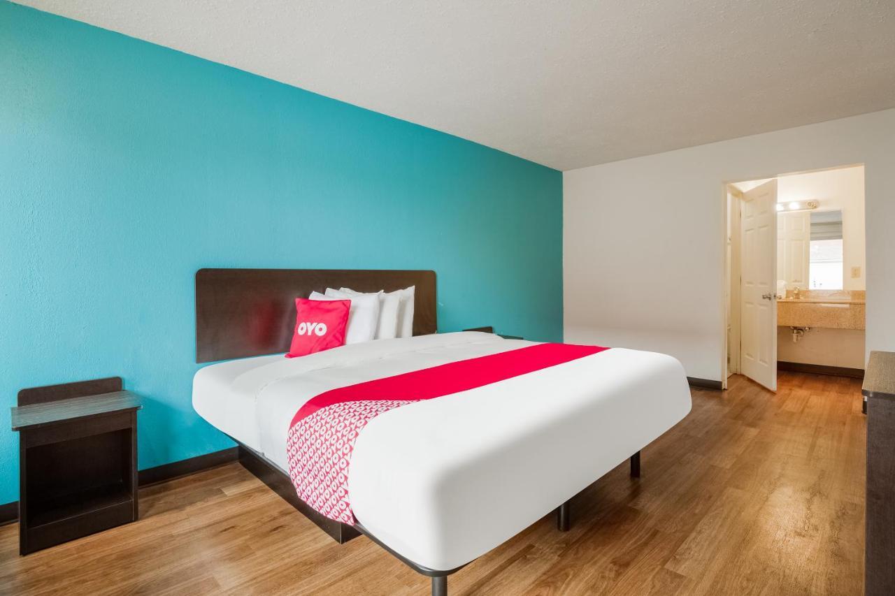 Oyo St. Louis Lambert Airport Hotel Woodson Terrace