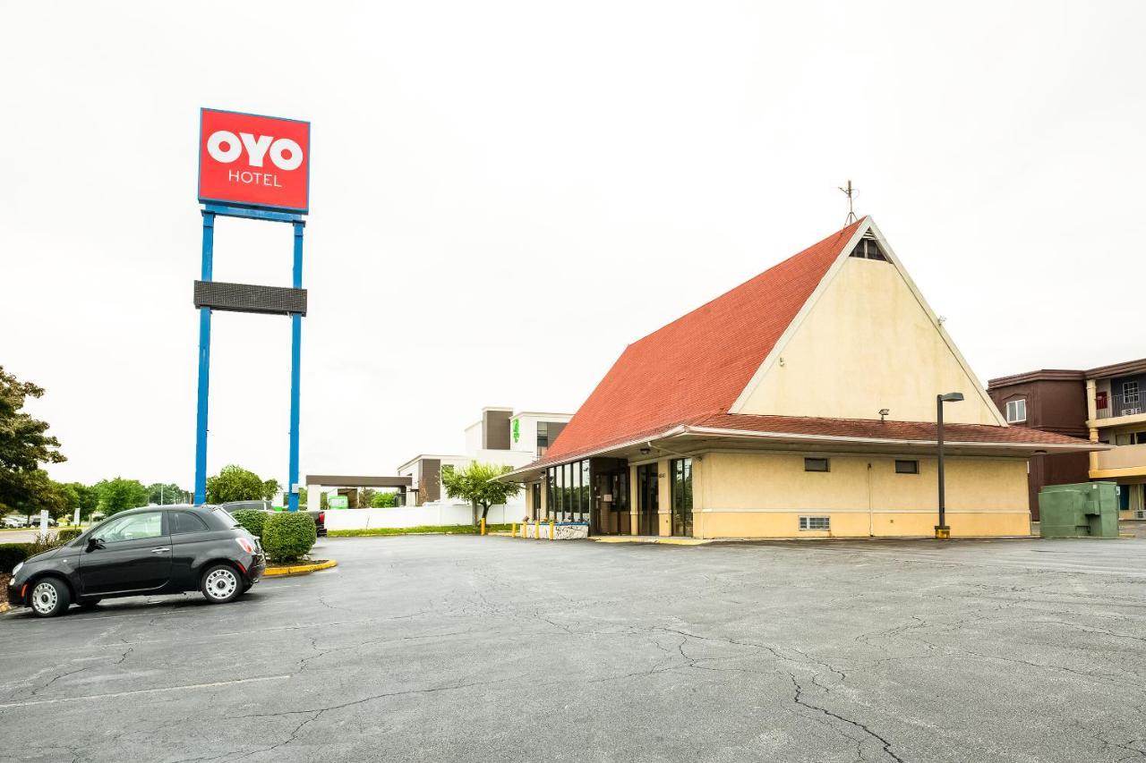 Oyo St. Louis Lambert Airport Hotel 2*