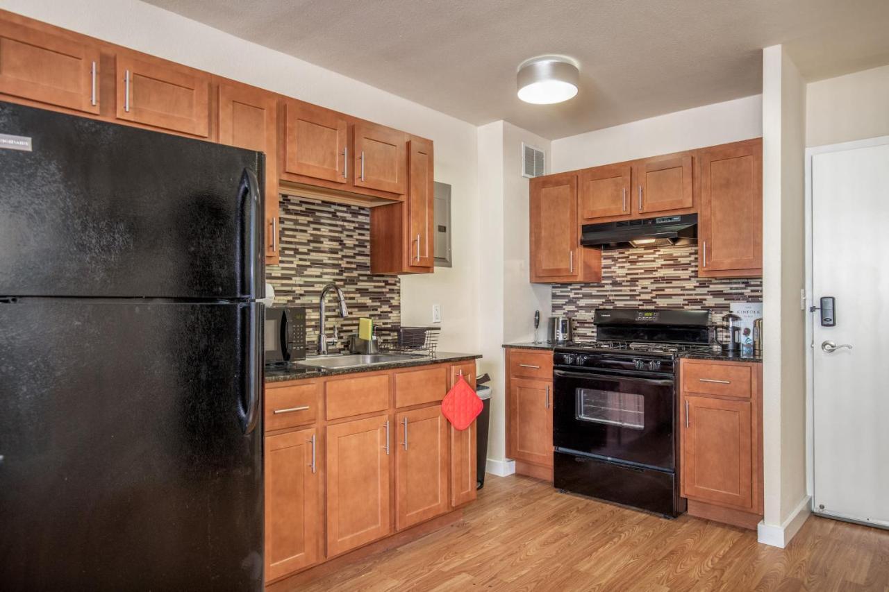 Cozy Dt Studio With Full Kitchen By Zencity Saint Louis