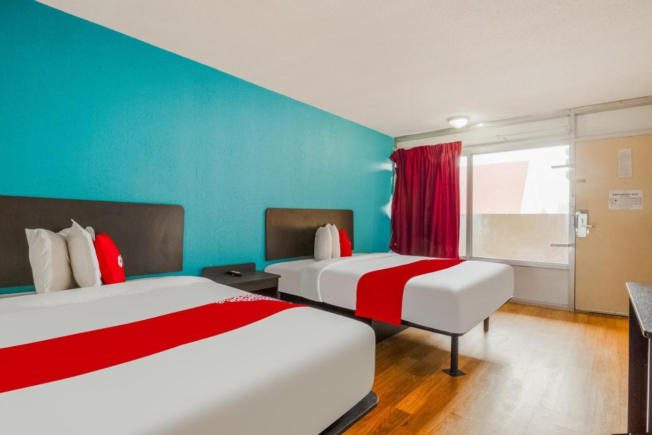 Oyo St. Louis Lambert Airport Hotel 2*