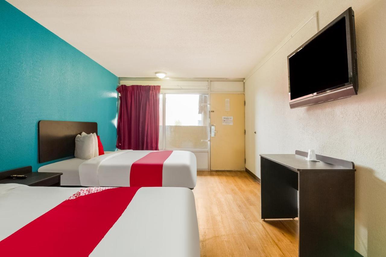 Oyo St. Louis Lambert Airport 2*