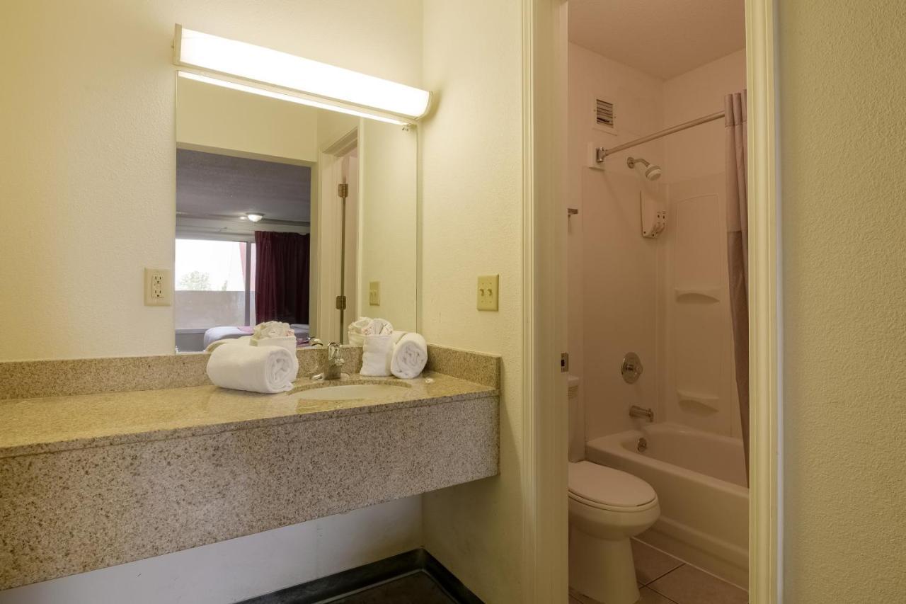 Oyo St. Louis Lambert Airport 2* Woodson Terrace