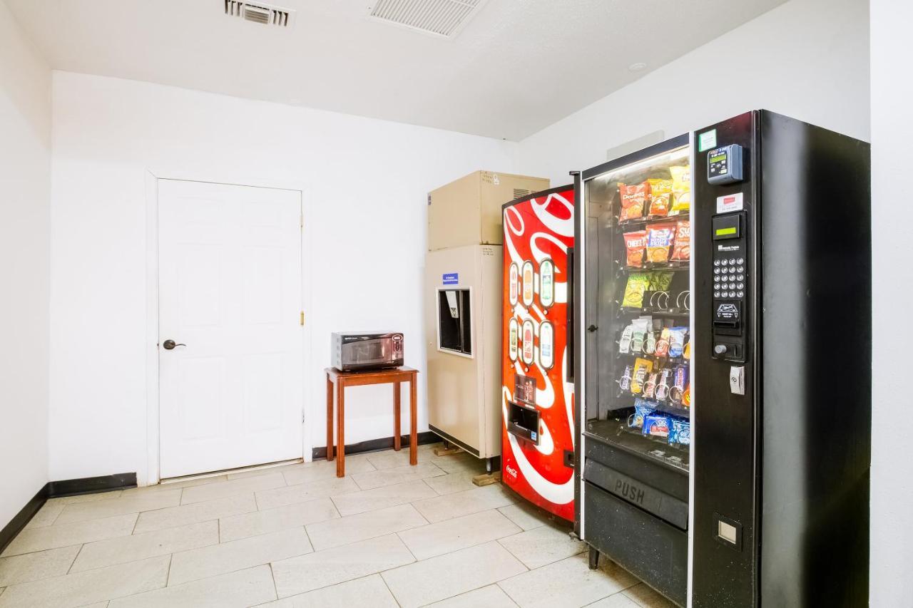 Hotel Oyo St. Louis Lambert Airport Woodson Terrace