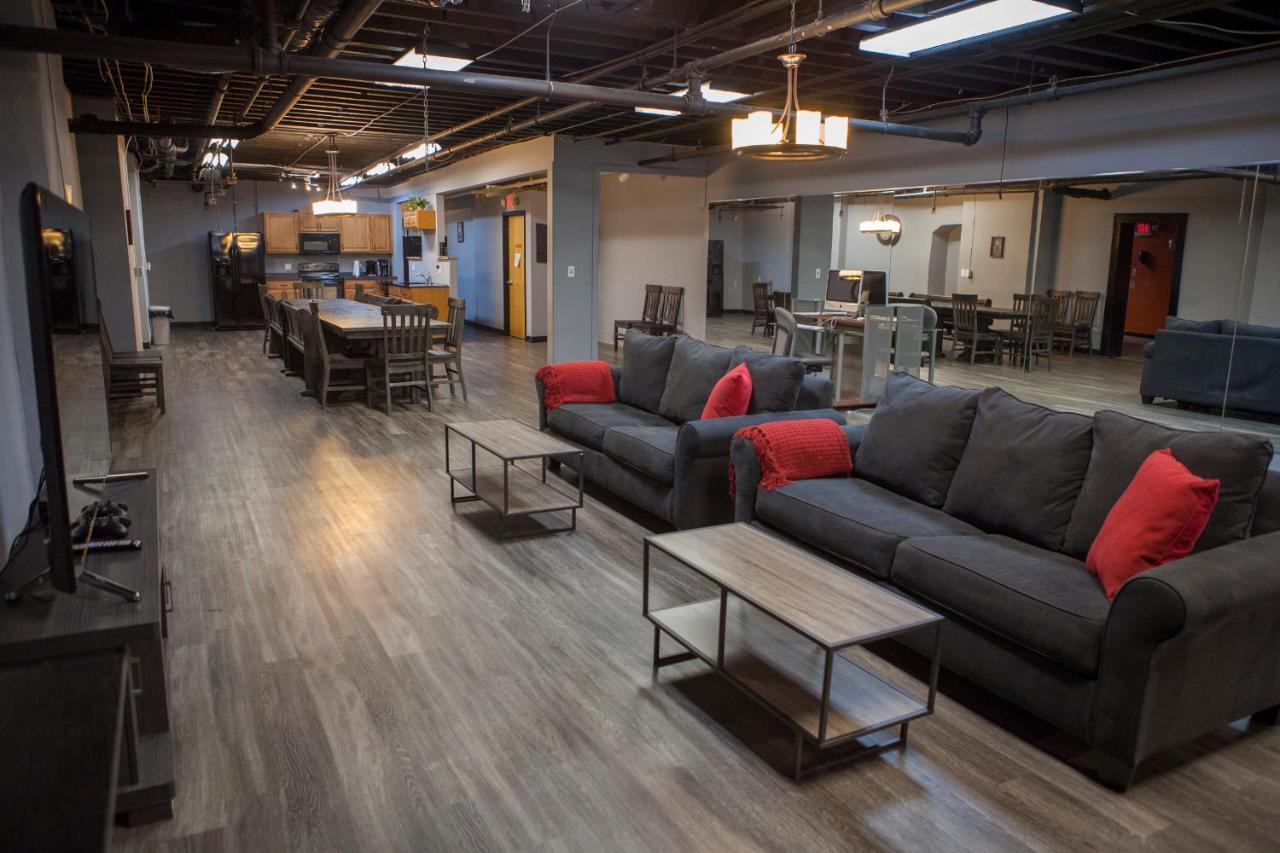 The Mancave Hostel Saint Louis
