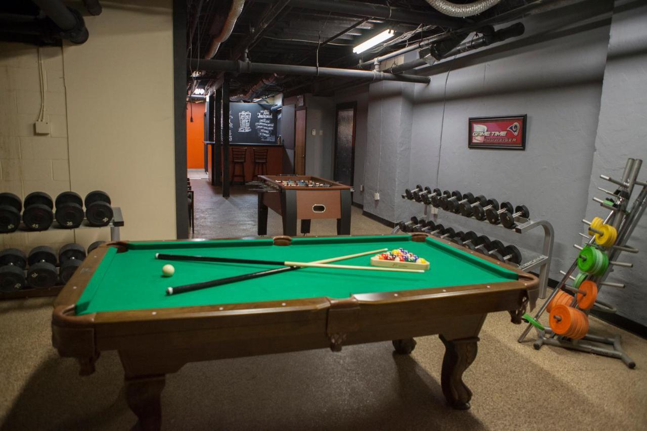 The Mancave Hostel Saint Louis