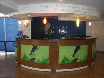 Express West End By Ihg Hotel Saint Louis