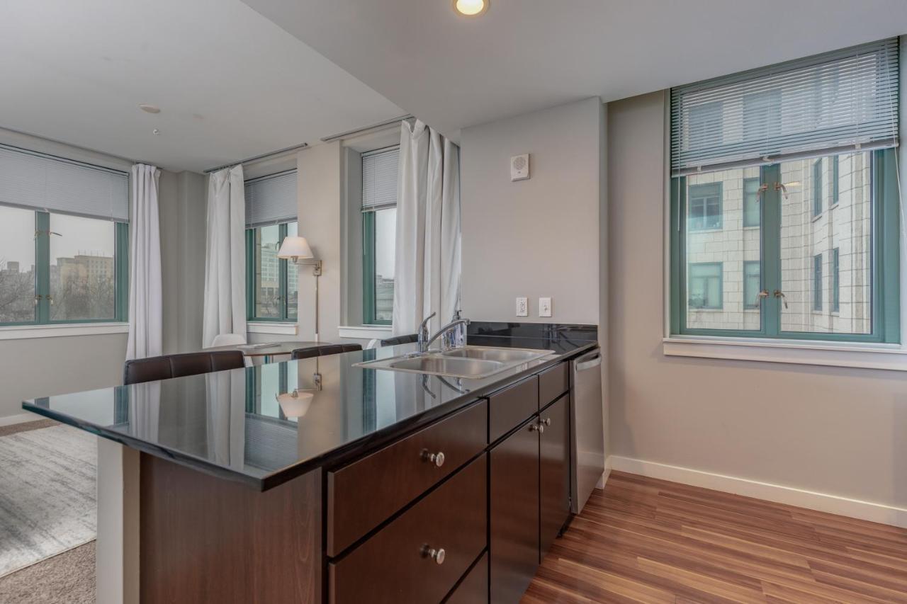 Park Pacific - Spacious Dt Apts With Free Parking By Zencity *
