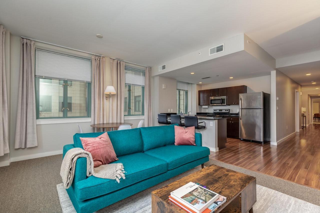 Park Pacific - Spacious Dt Apts With Free Parking By Zencity